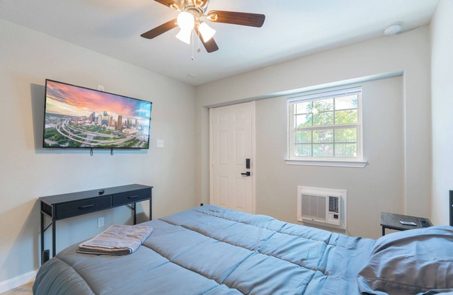 Modern 1BR APT | Downtown Houston