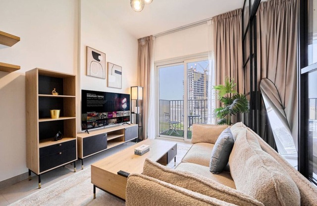 Modern 1BR at Collective | Dubai Hills Mall Nearby