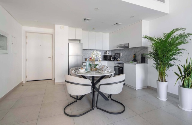 Modern 1BR in Lamtara 3 with Community Views!
