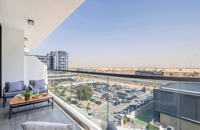 Modern 1BR - Just a Short Walk to Miracle Garden!