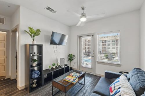 Modern 1BR near TPC Golf Free Parking and Wifi