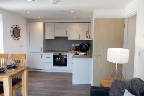 Modern 1BR with Sofa Bed Stay