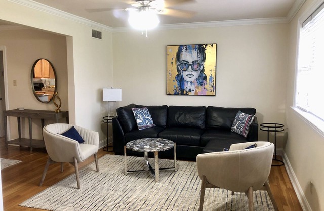Modern 2 bedroom Condo in Excellent Location, Steps to Lake Pontchartrain