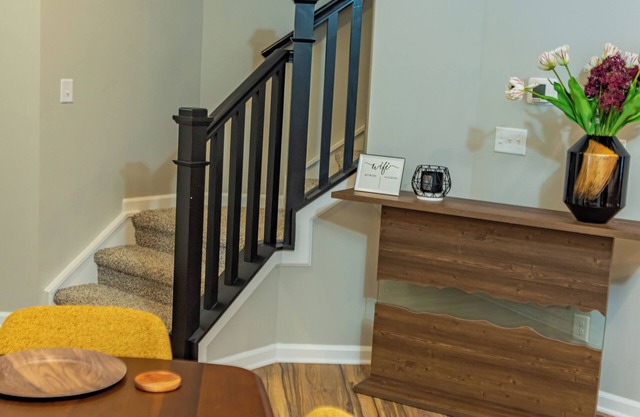 Modern 2-Story New Build. 4 mi to Downtown, 3 Mi to Speedway. 10 Mi to Airport