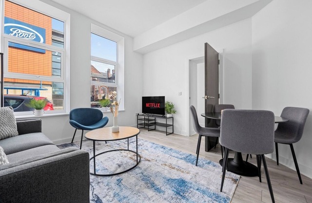 Modern 2BD City Apartment