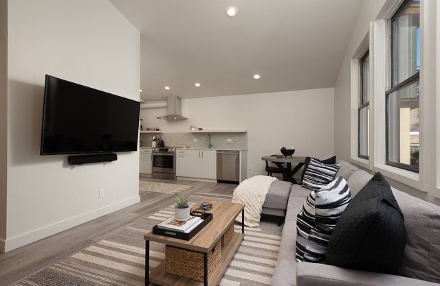 Modern 2BR 1Bath⎮ 6 Blocks to Mtn in the West End
