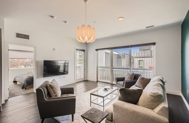 Modern 2BR Condo /Walk to all RiNo Attractions