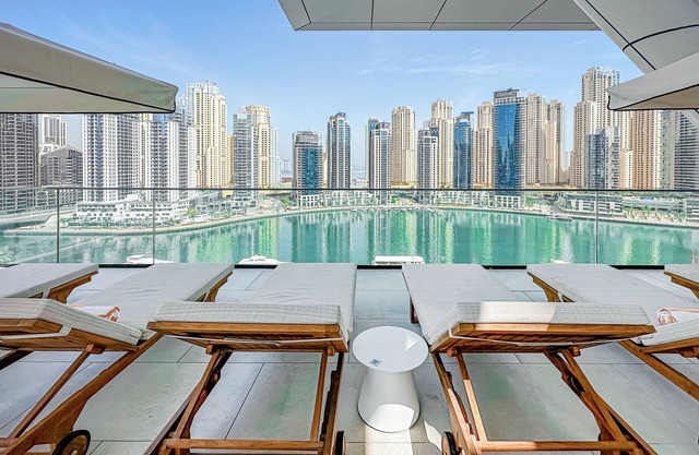 Modern 2BR HighFloor Haven - Vida Marina