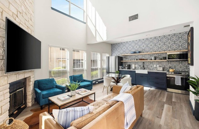 *Modern 2BR | Keurig, Desk, WiFi, Fireplace, W/D