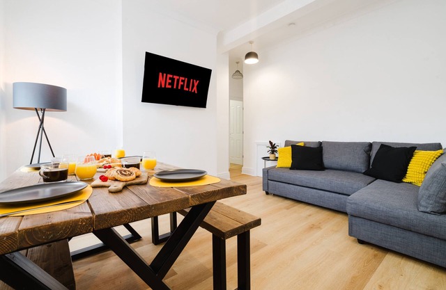 Modern 2BR on Ecclesall Road