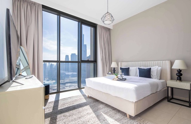 Modern 2BR with full Burj Khalifa & Fountain Views