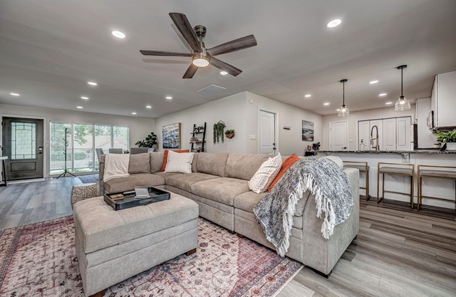 Modern 3-Bed, 2-Bath Retreat in the Heart of Tulsa
