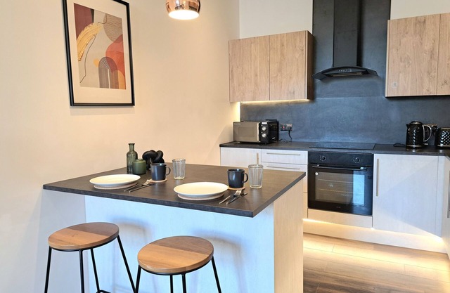 Modern 3 Bedroom Apartment In Converted Brewery