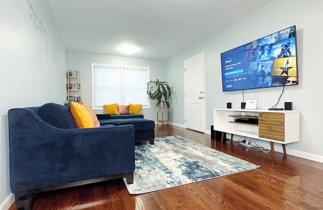 Modern 3BR 2BA Near EWR & NYC +Parking