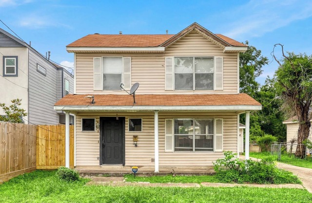 Modern 3BR Home Near Downtown