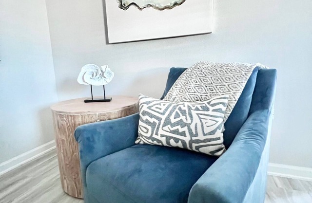 Modern 3BR Retreat 5 minutes to the beach, 3 minutes to the Wharf