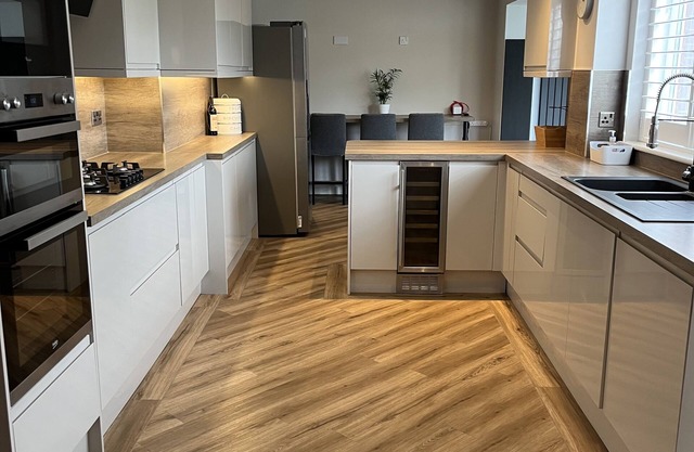 Modern 4 bedroom home with sea views