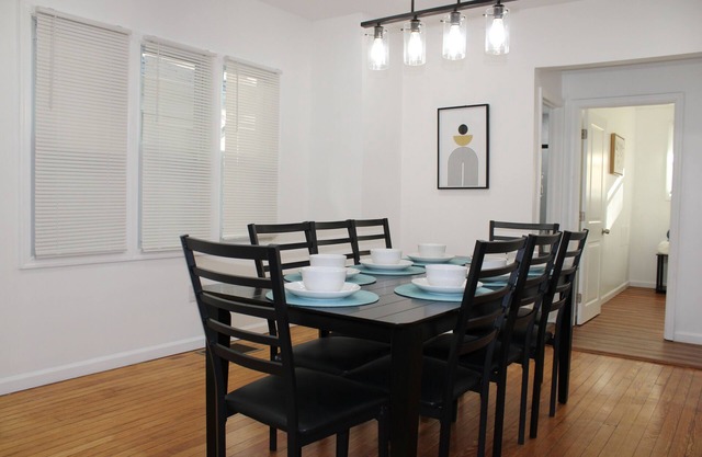 Modern 4 Bedroom Home in Wilmington