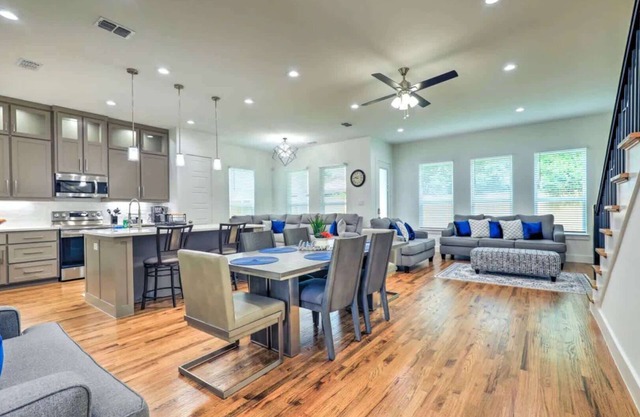 Modern 4BD, Best in the West, Dallas Area