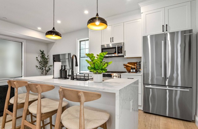 Modern 5BD3B in Boston Steps to Convention Center