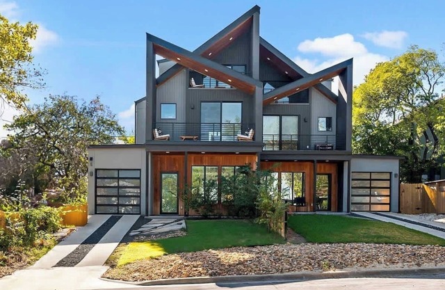 Modern 5BR Villa w/Pool, Hot Tub, Sauna, Views