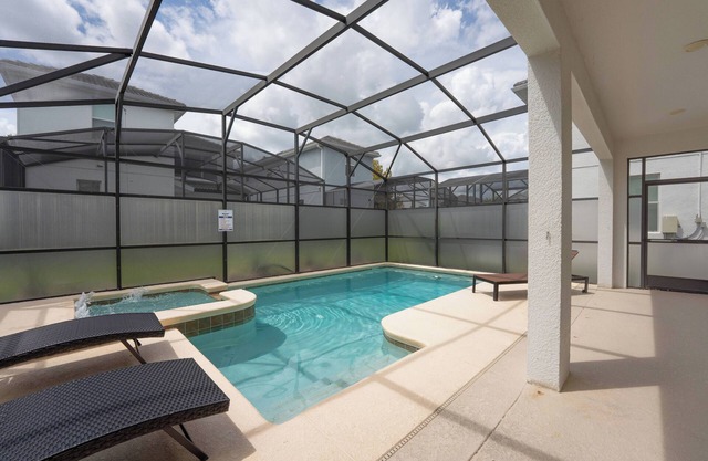 Modern 6BR Home · Near Disney & Universal