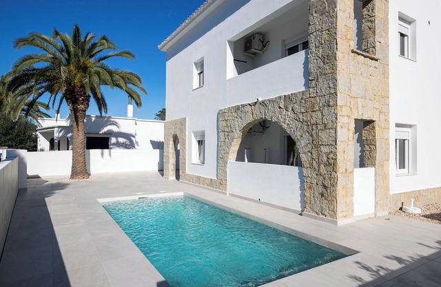 Modern Apartment "Marei 2" with Private Rooftop Terrace, Pool, Air Conditioning and Wi-Fi
