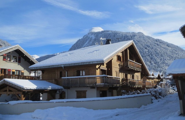 Modern Apartment Central Morzine Location