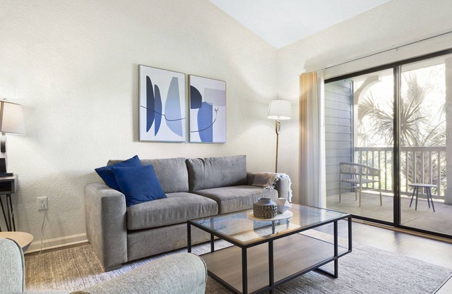 Modern Apartment in Prime Location (ID9016X33)