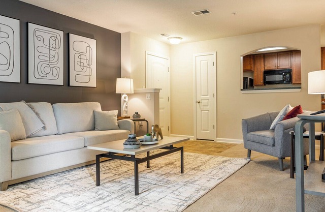 Modern Apartment in Prime Location (ID9647X69)