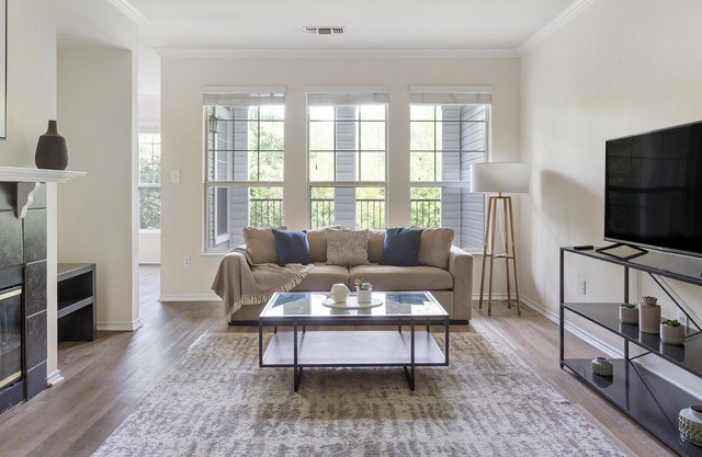 Modern Apartment in Prime Location (ID1371X699)