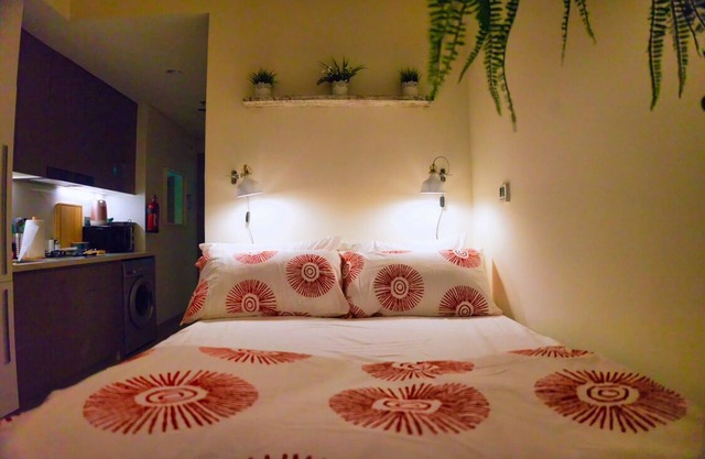 Modern apartment in brilliant Dubai with AC, fitness room, WiFi