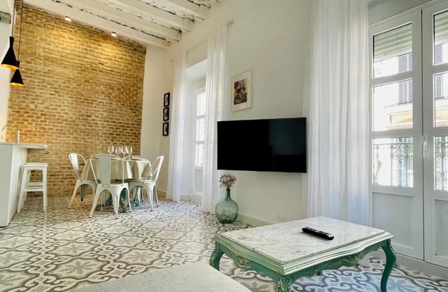 Modern apartment in the city centre, La Alameda