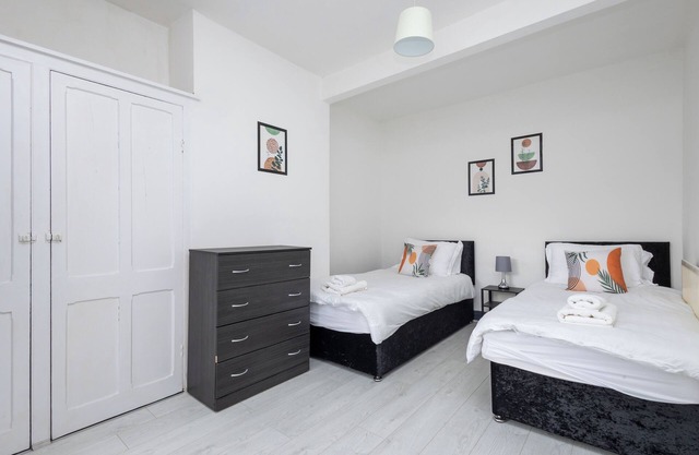 Modern Apartment- Parking - The Light Centre