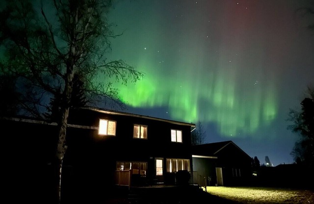 Modern Aurora Retreat 5b4b w/Basketball Court