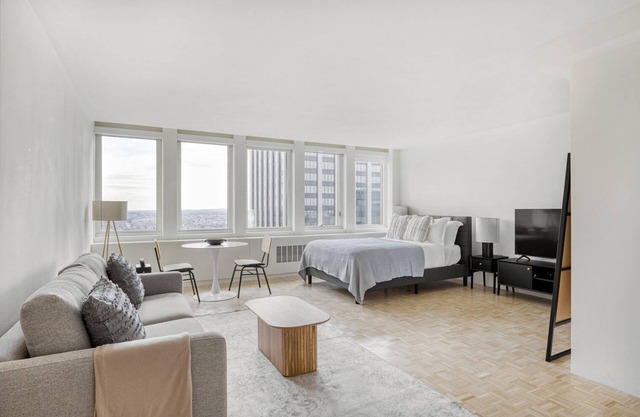 Modern Back Bay Studio w/Gym, W/D near Newbury St by Blueground