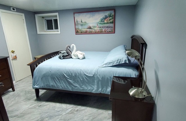 Modern Basement close to New York city, American Dream mall, Metlife stadium.