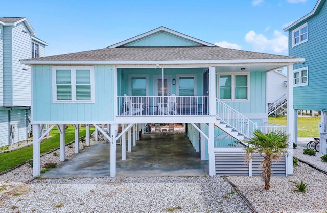 Modern beach bungalow just seconds to public beach access on gorgeous Sunset Beach