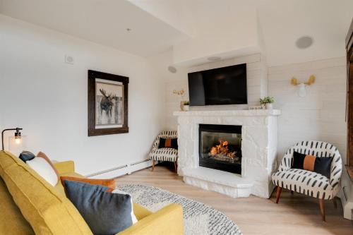 Modern Breckenridge Penthouse Ski In Ski Out
