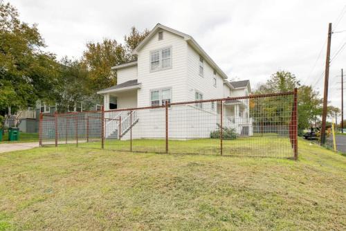 Modern Central East Austin 4BR Gem
