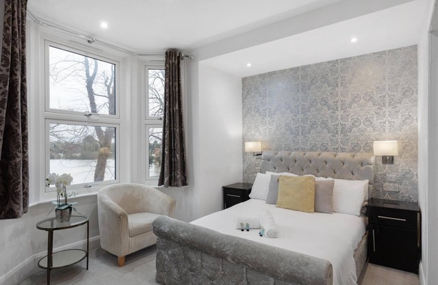 Modern city centre studio apartment