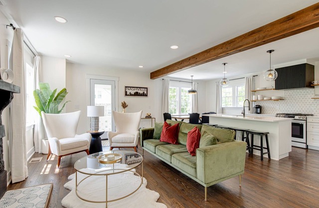 Modern Classic Tudor- Minutes from Downtown, Broadway, Grand Ole Opry and more!