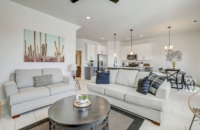 Modern/Clean Work/Relax - Private hot tub and fire pit