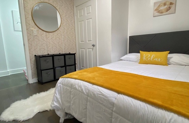 Modern Comfort 1BR- 30 Minutes to Manhattan