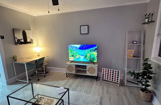 Modern Comfy 2 Bedroom Apartment