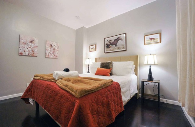 Modern Comfy Home, minutes to NYC