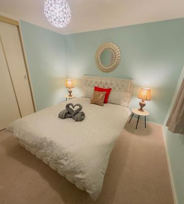 Modern & Cosy 3 Bedroom Inverkeithing home- Ideal for Edinburgh Dunfermline & St Andrews with Free Parking