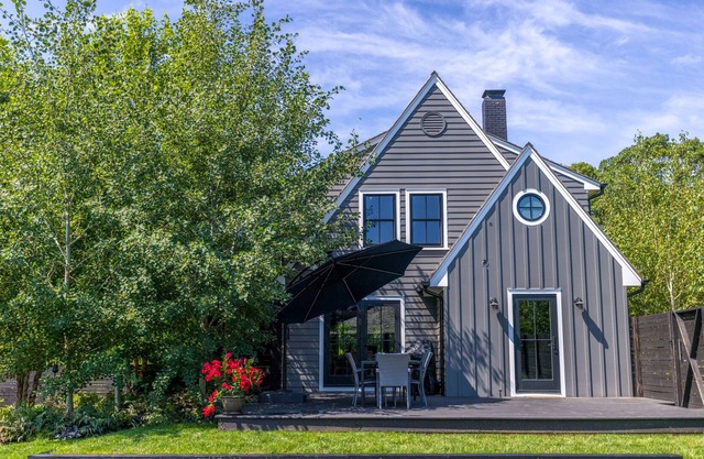 Modern country cottage - 5 min to beach, farm stands, and vineyards