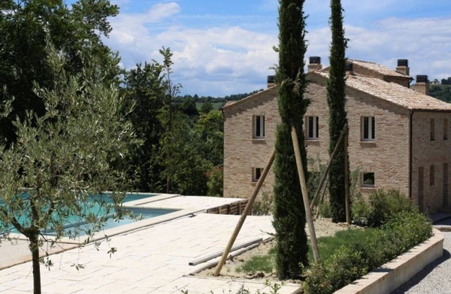 Modern countryhouse! Pool, big terrace & views - mountains & sea - for families!