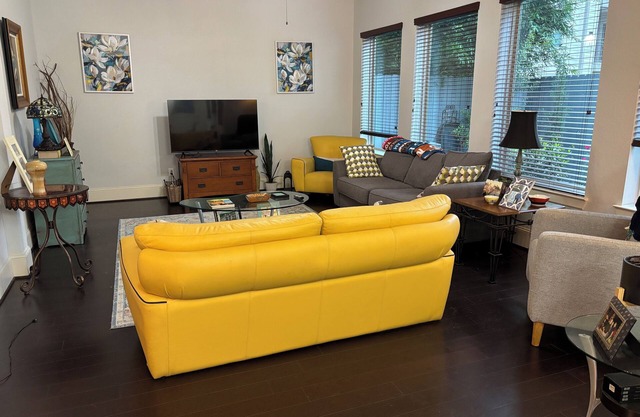 Modern, Cozy 2- bdr house -near Downtown, Galleria, Heights, Memorial, Med Ctr.